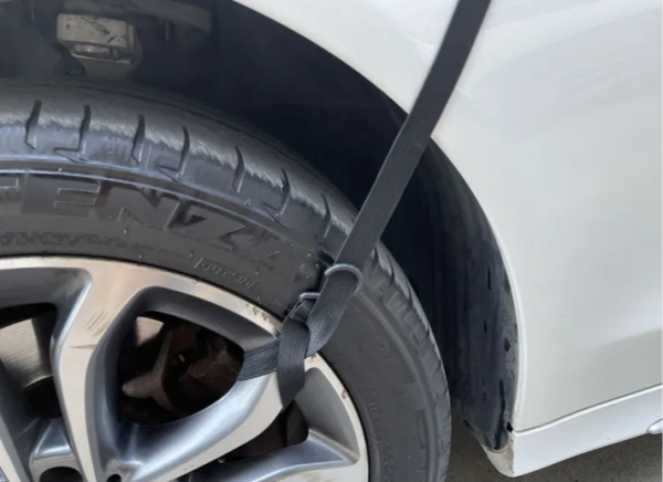 Универсальная накидка - чехол для лобового стекла и зеркал заднего вида на автомобиль / тент - накидка / защита от любых осадков, солнца / светоотражающий 240 х 148 см.